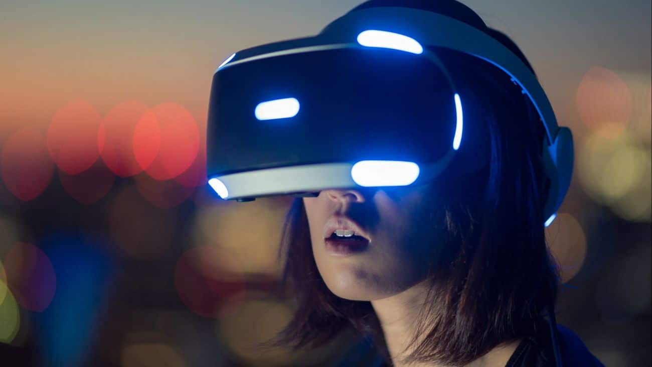 The Influence of Virtual Reality on Entertainment and Gaming Industries